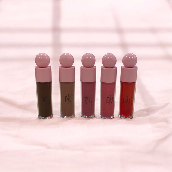 Lip Gloss— Radiant Glow by Diana - Picture 2 of 9